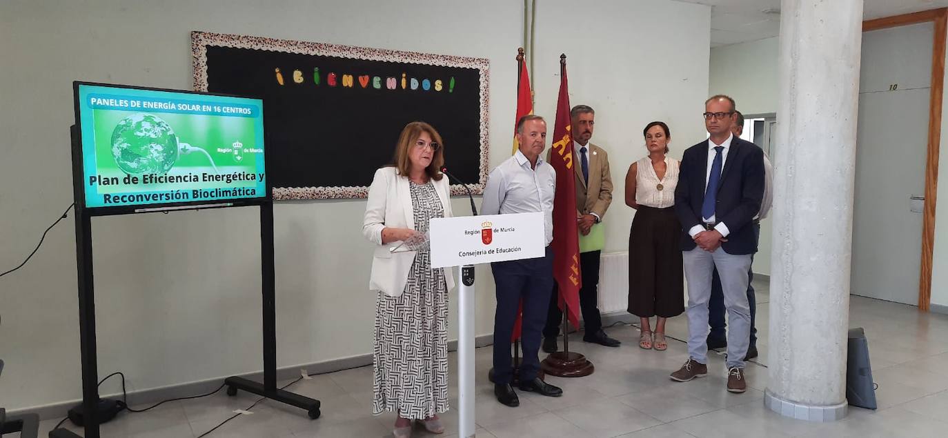 Fotos: La rueda de prensa de Educación por el inició del nuevo curso, en imágenes
