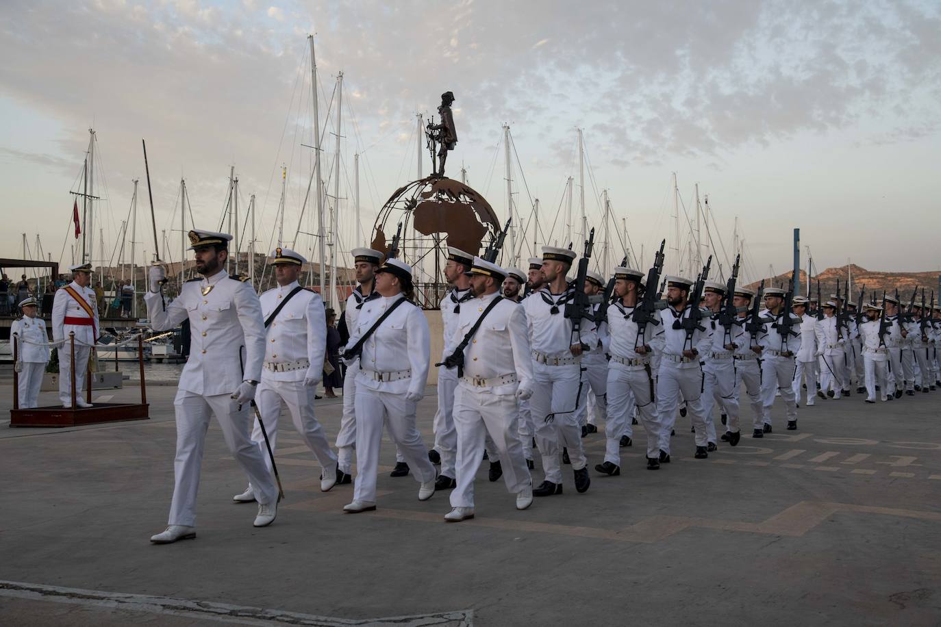 Fotos: La Armada homenajea a Juan Sebastián Elcano en Cartagena