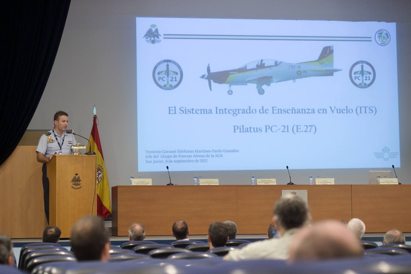 Fotos: Los futuros pilotos de la AGA estrenan un nuevo avión de entrenamiento más moderno y eficiente, en imágenes