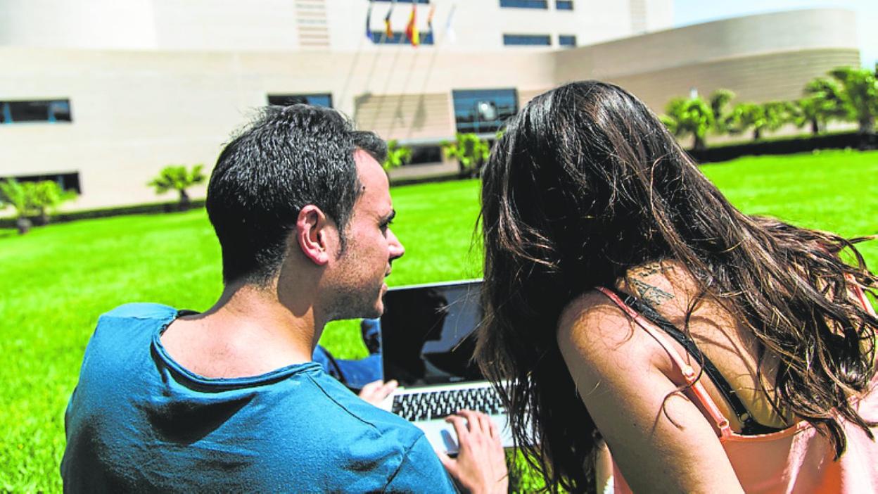 Numerosos estudiantes eligen UMH por su formación de calidad. 