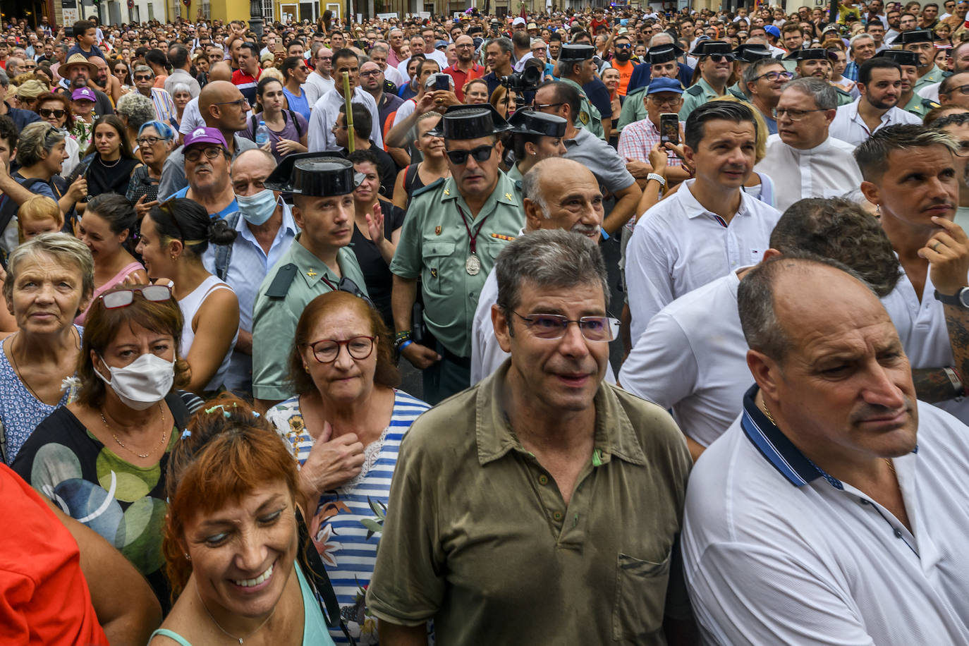 Miles de romeros acompañan a la Virgen de la Fuensanta de vuelta a su Santuario. 