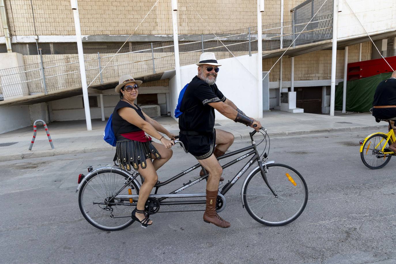 Fotos: La ruta en bicicleta desde el campamento en las fiestas de Carthagineses y Romanos