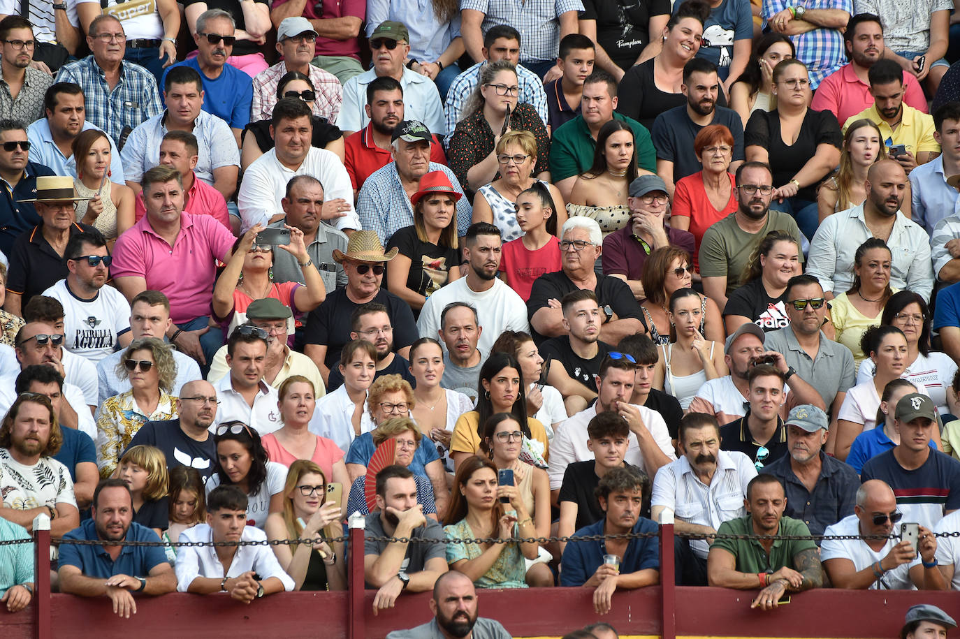 Fotos: Ambiente festivo en los tendidos de La Condomina