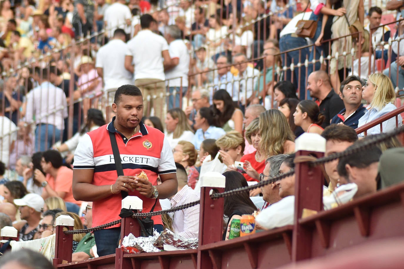 Fotos: Ambiente festivo en los tendidos de La Condomina