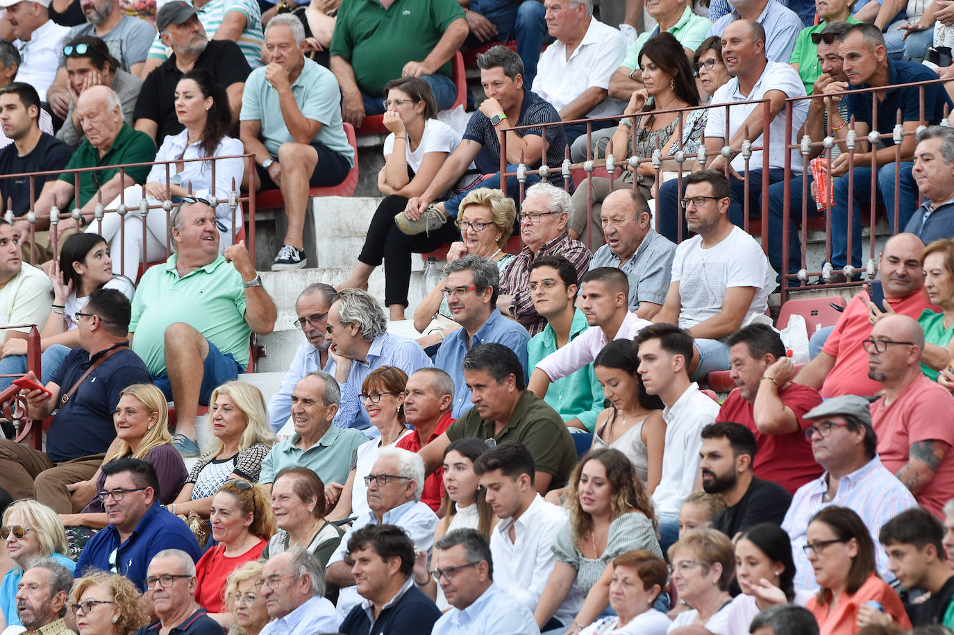 Fotos: Ambiente festivo en los tendidos de La Condomina