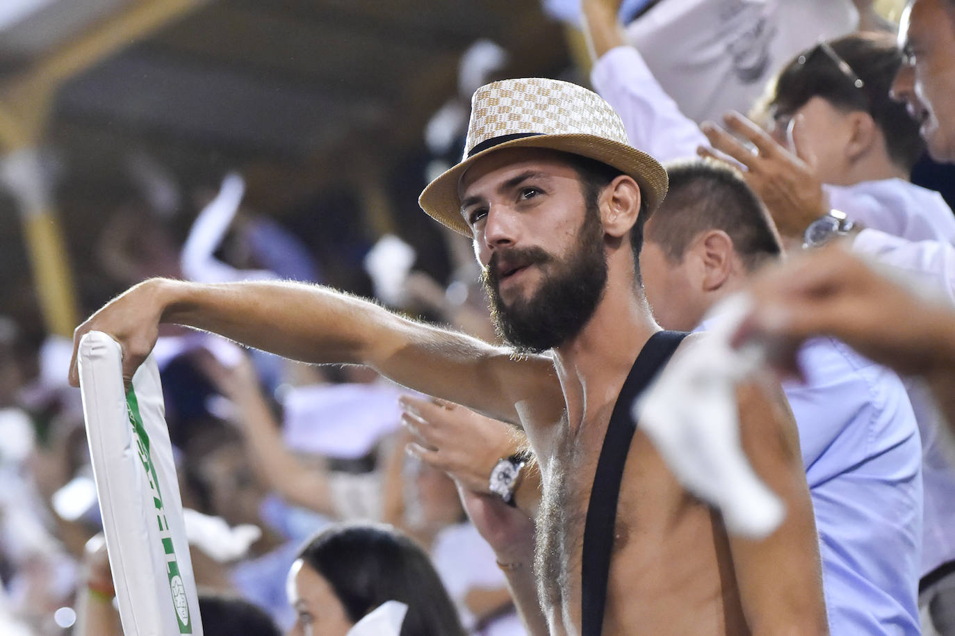 Fotos: Ambiente festivo en los tendidos de La Condomina