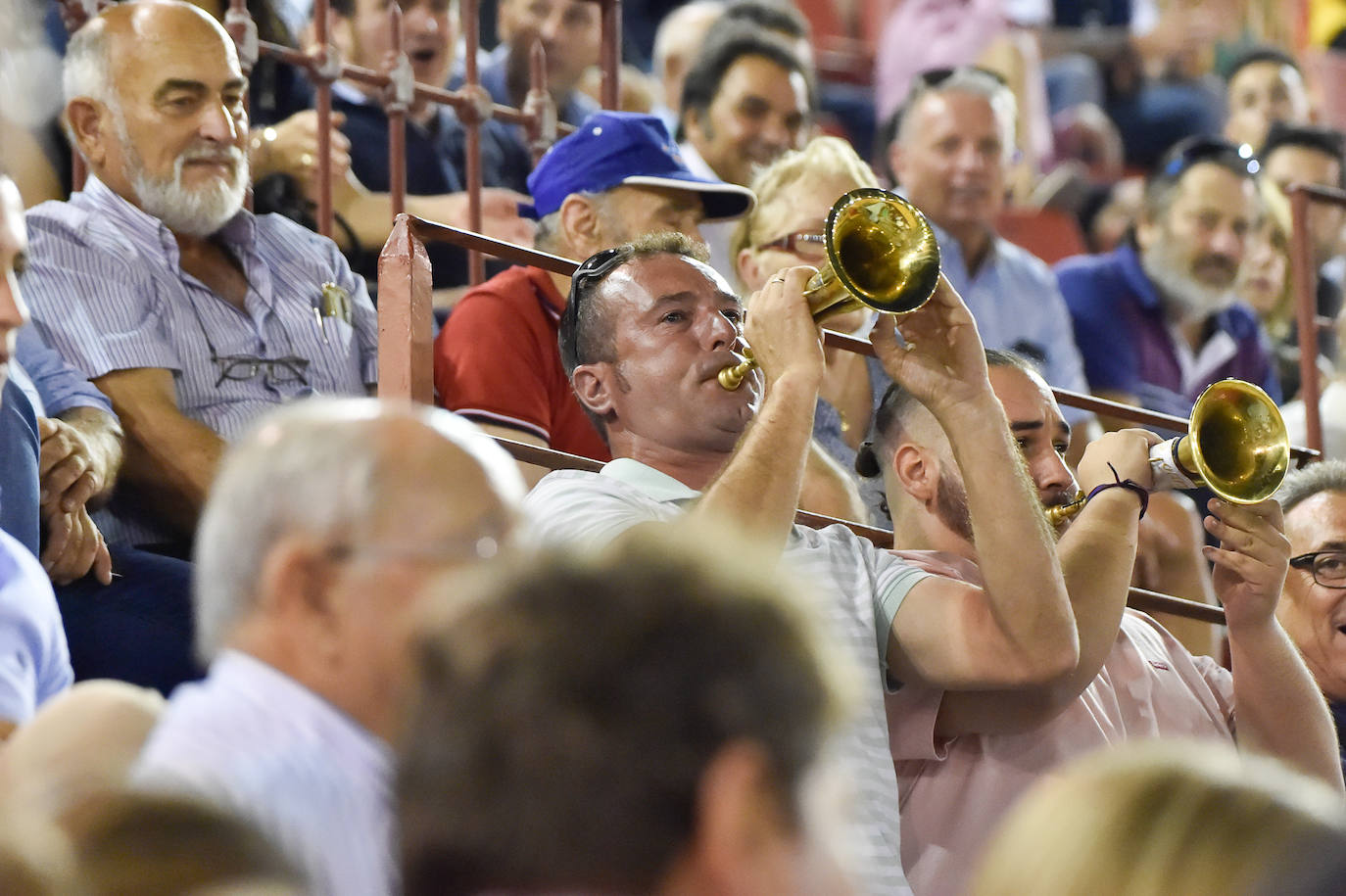 Fotos: Ambiente festivo en los tendidos de La Condomina