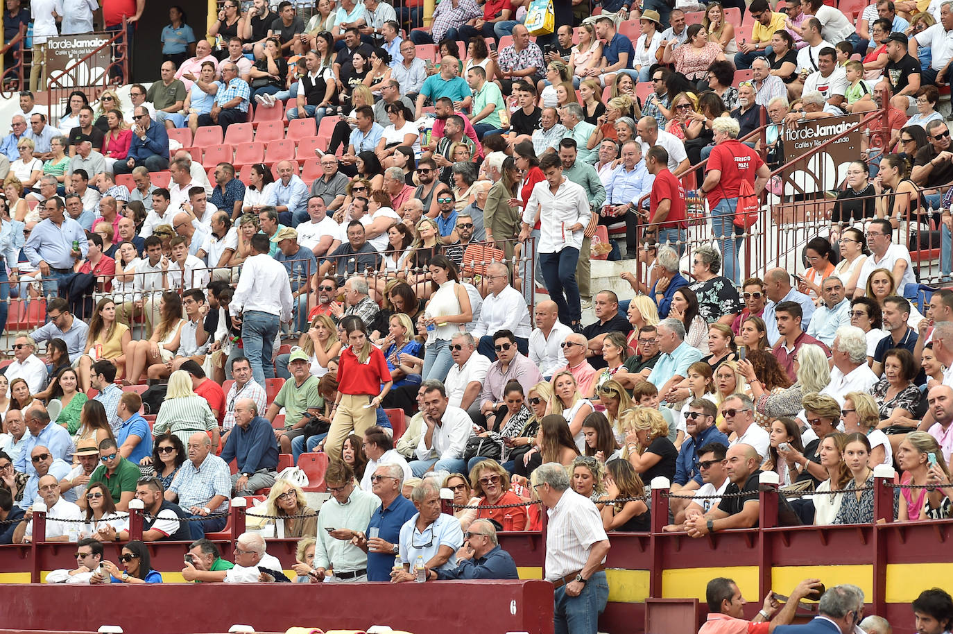 Fotos: Ambiente festivo en los tendidos de La Condomina