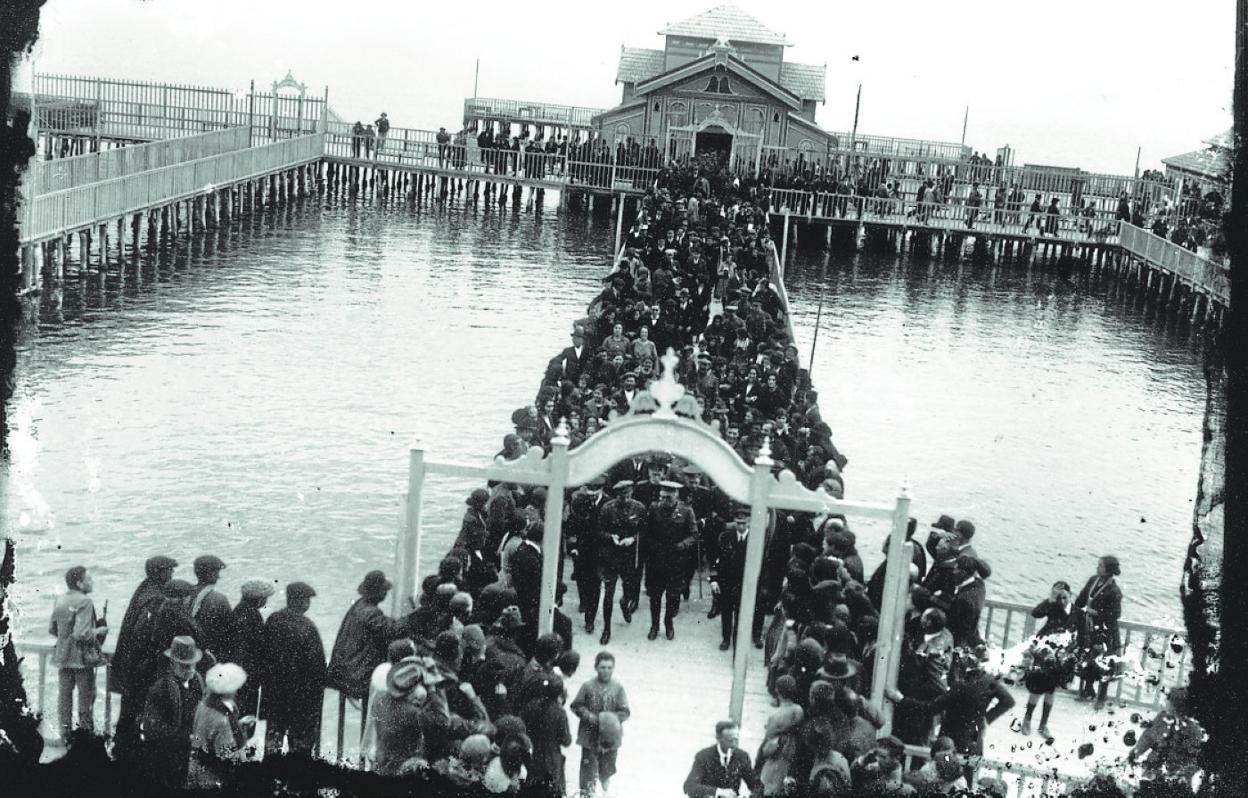 Visita del rey Alfonso XIII al balneario de La Encarnación de Los Alcázares.