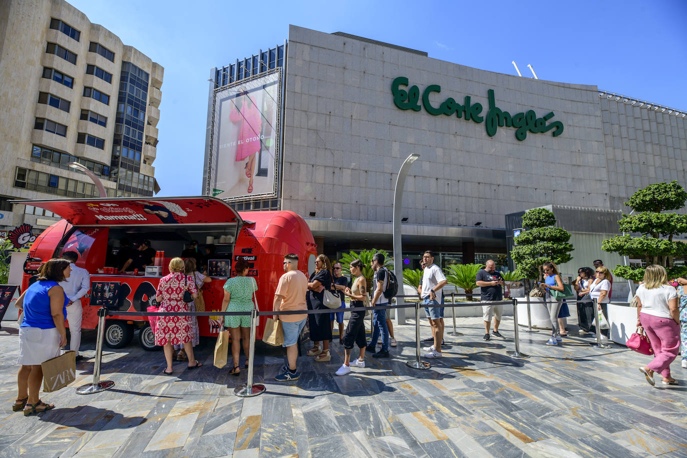 Fotos: El &#039;food truck&#039; GoXO de Dabiz Muñoz abre sus puertas en Murcia