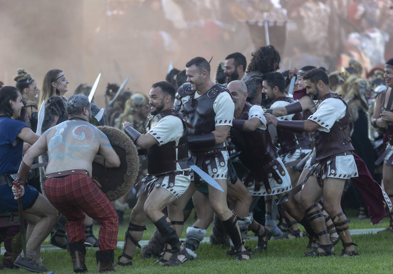 Fotos: Casi cinco mil personas disfrutan en Cartagena de la batalla por la toma de Qart Hadast