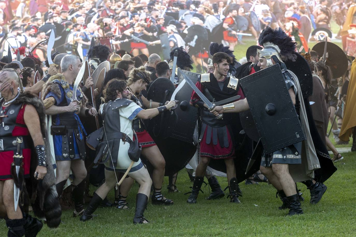 Fotos: Casi cinco mil personas disfrutan en Cartagena de la batalla por la toma de Qart Hadast