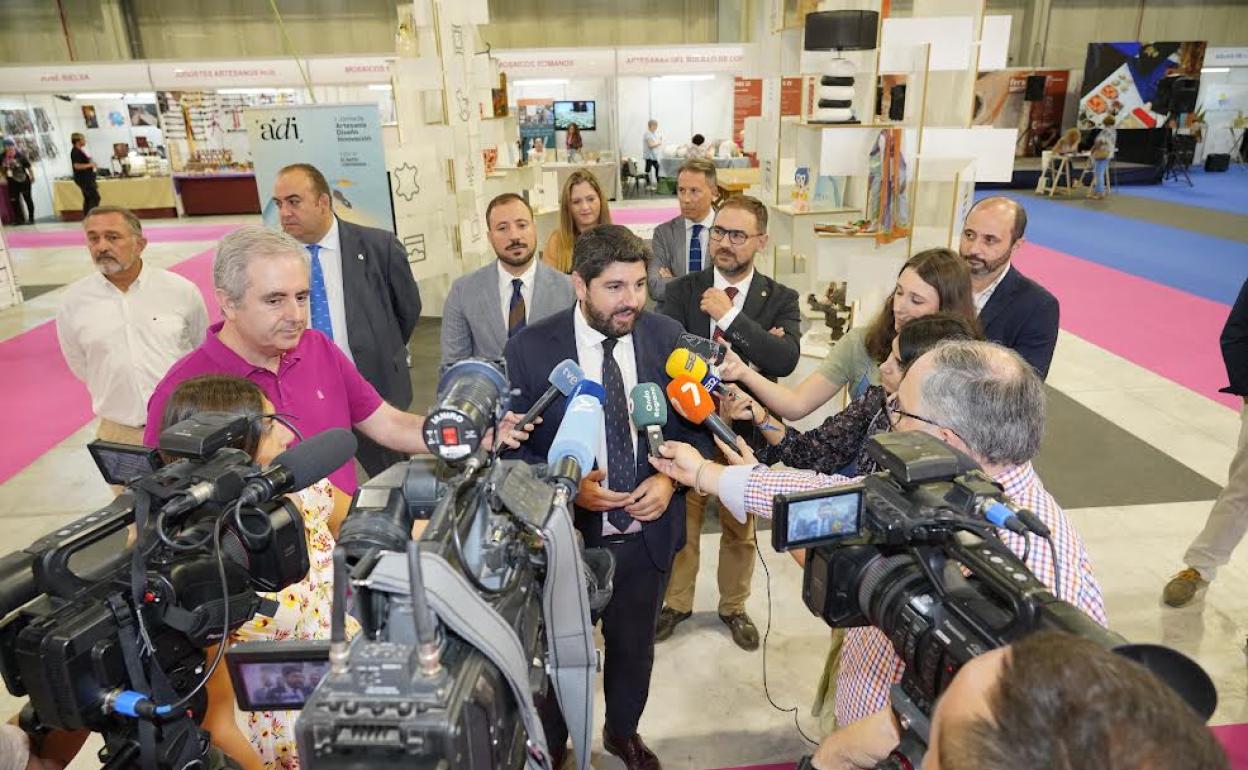 El presidente de Murcia durante su comparecencia en Lorca. 