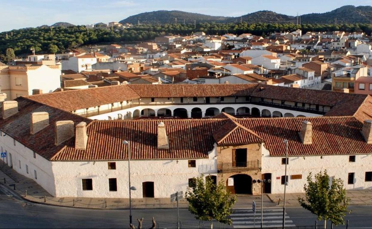 La única plaza de toros hexagonal del mundo