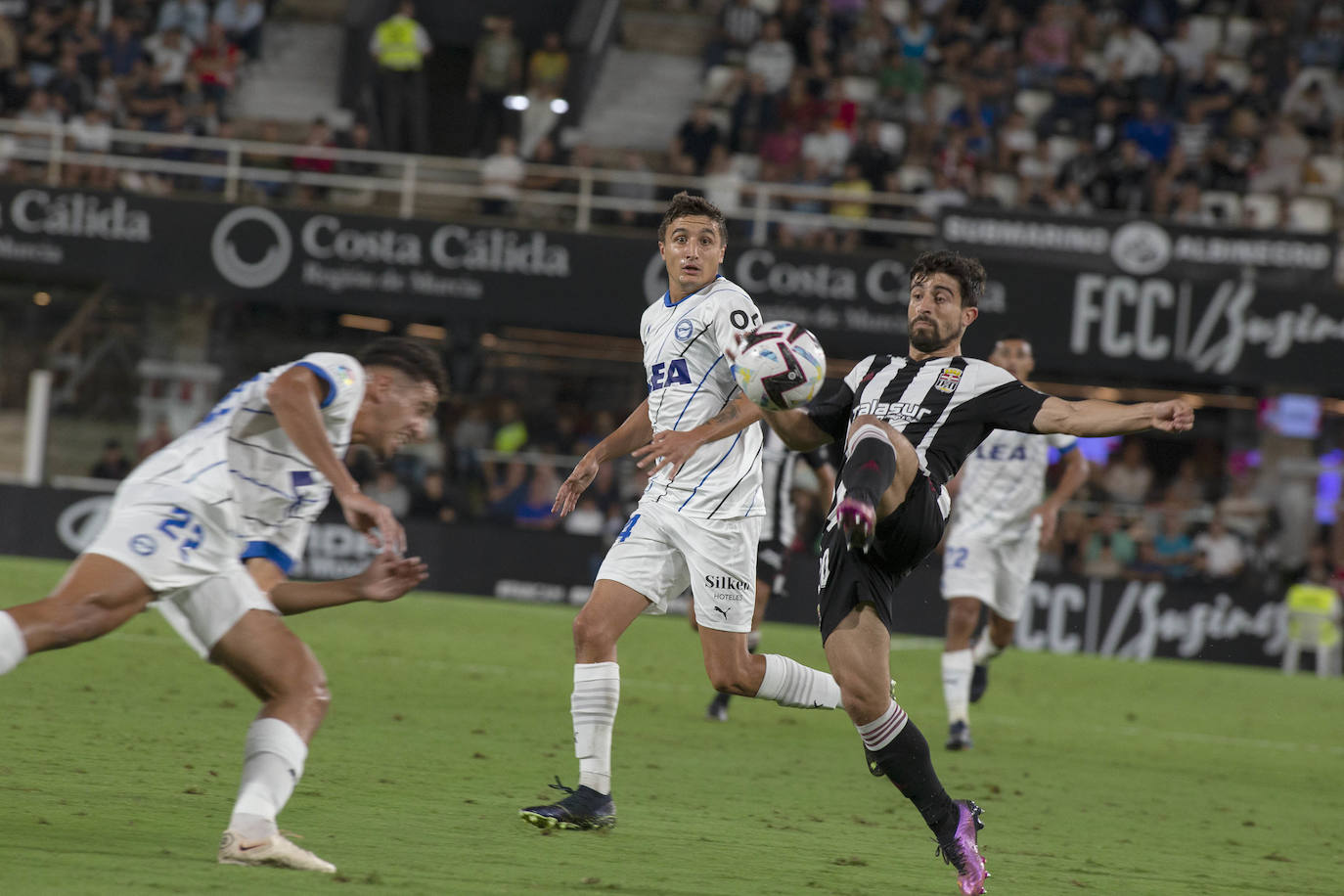 Fotos: El empate entre el FC Cartagena y el Deportivo Alavés, en imágenes