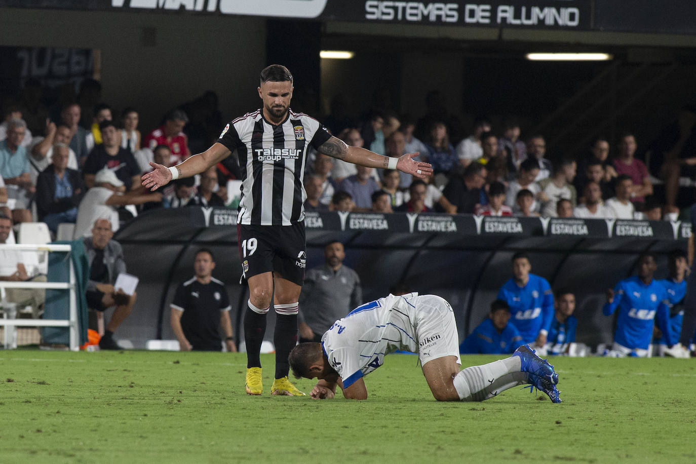 Fotos: El empate entre el FC Cartagena y el Deportivo Alavés, en imágenes
