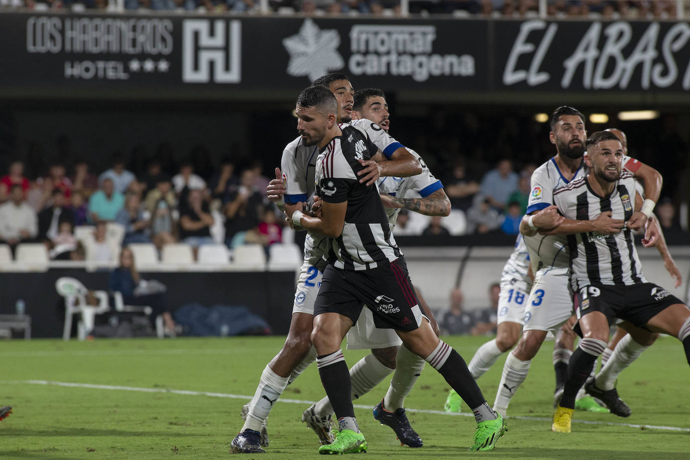 Fotos: El empate entre el FC Cartagena y el Deportivo Alavés, en imágenes