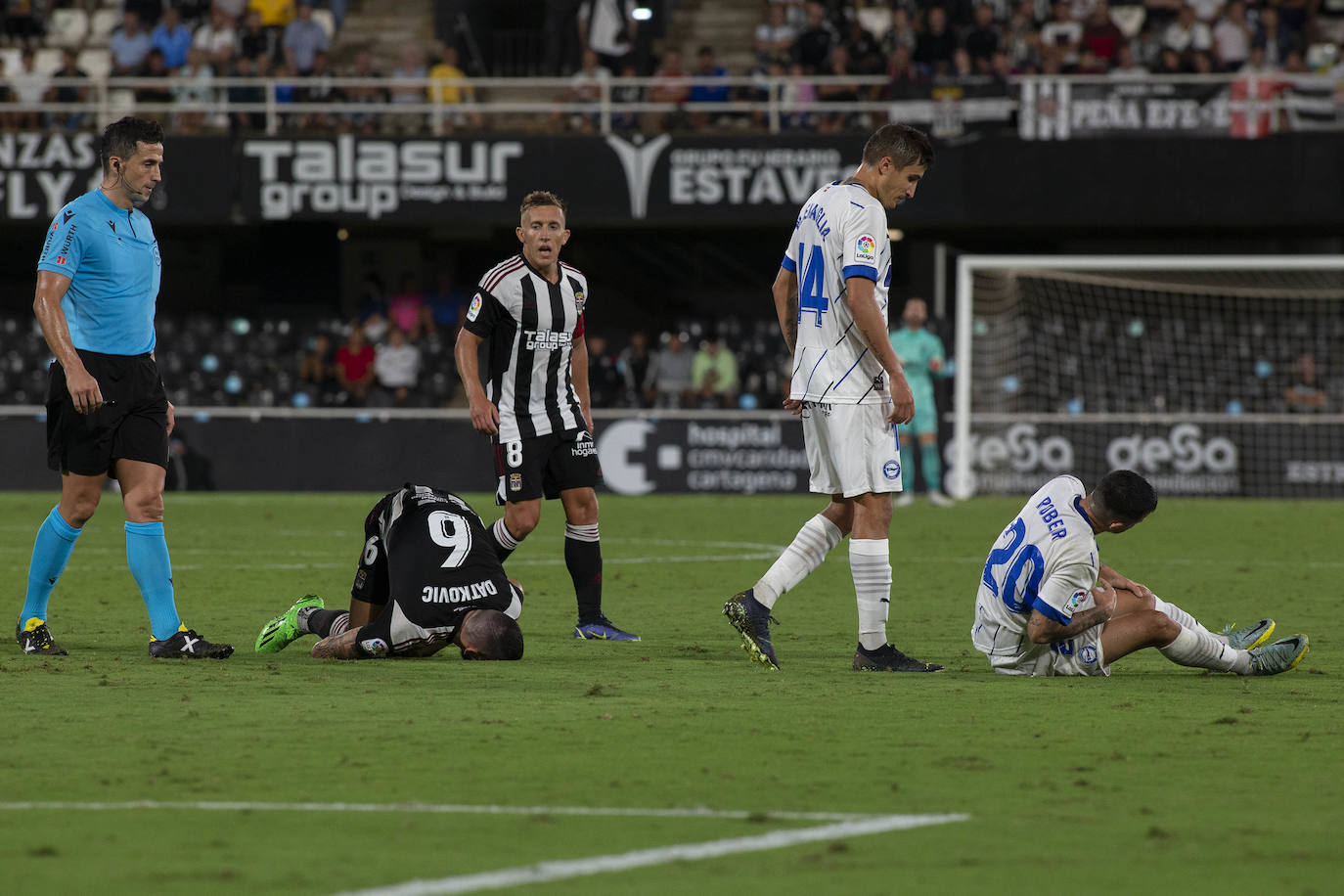 Fotos: El empate entre el FC Cartagena y el Deportivo Alavés, en imágenes