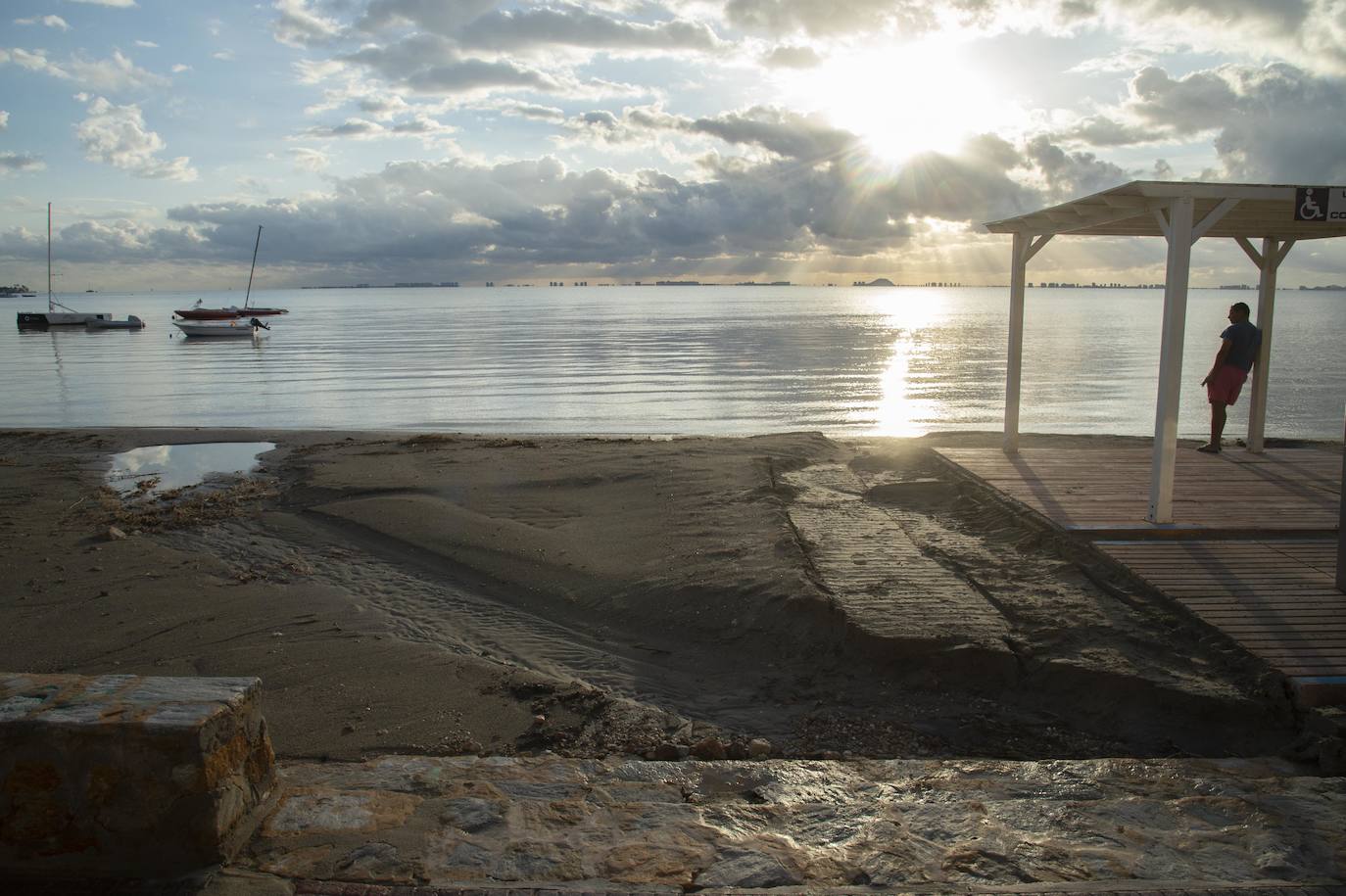 Fotos: El aviso rojo por lluvias deja en Los Alcázares 130 litros acumulados, en imágenes