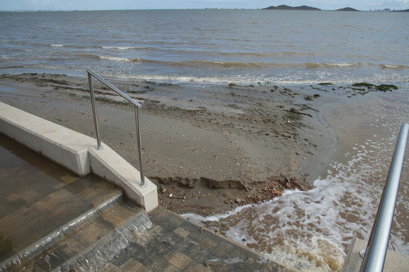 Fotos: Escorrentías por las intensas lluvias en Los Urrutias