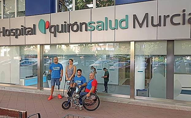 Jugadores de UCAM en las instalaciones de Quirónsalud Murcia para realizar el reconocimiento