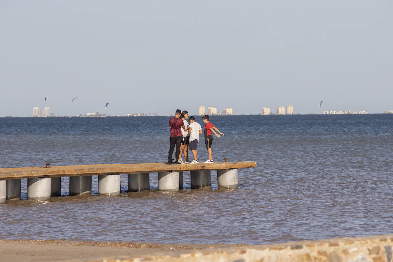 Fotos: Las intensas lluvias tiñen de marrón el Mar Menor