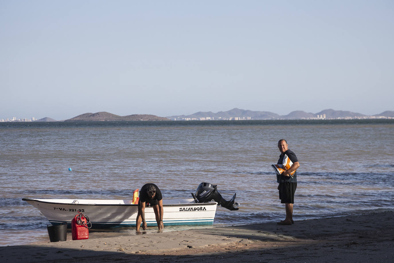 Fotos: Las intensas lluvias tiñen de marrón el Mar Menor