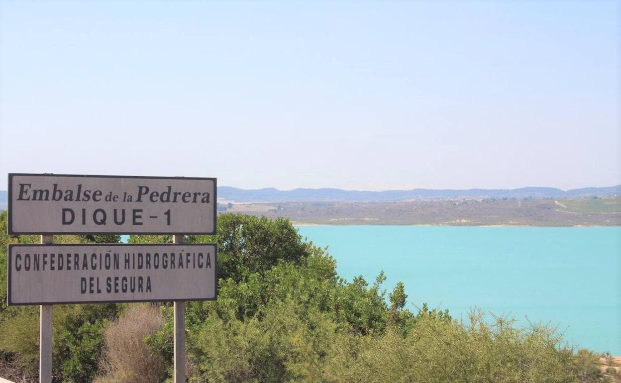 Embalse de La Pedrera, que regula el agua producida en la macrodesaladora de Torrevieja. 