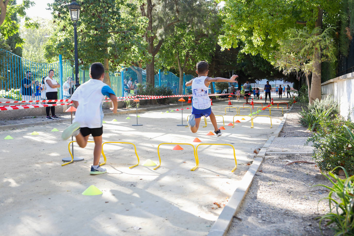 Fotos: Atletismo infantil y exhibición de crossfit, en imágenes