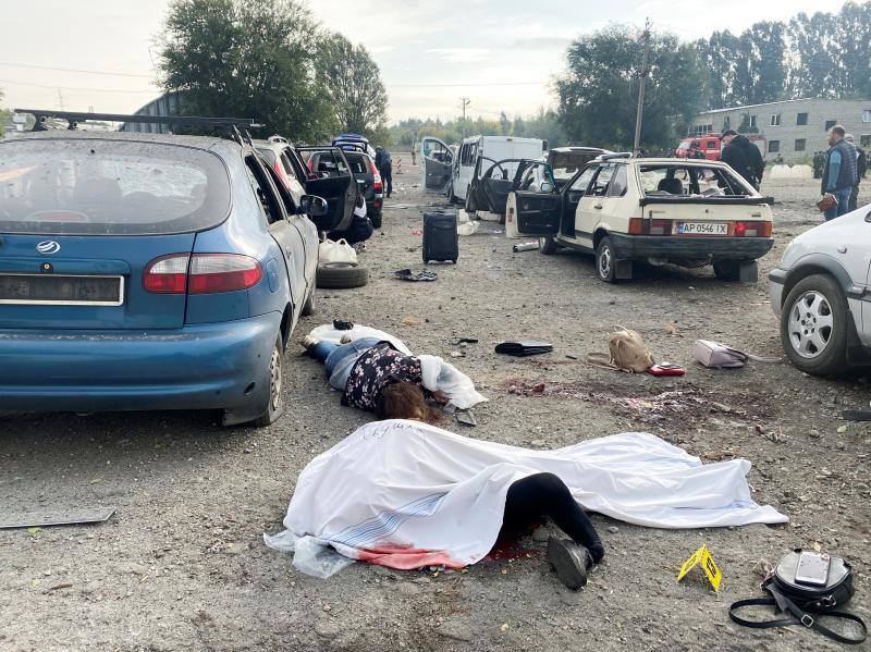 Fotos: Al menos 25 muertos en un ataque ruso a un «convoy humanitario» en Zaporiyia