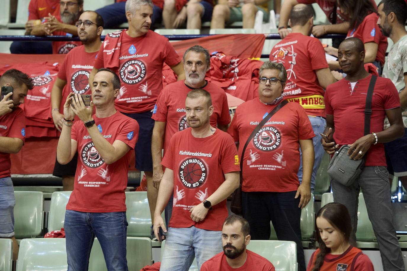 Fotos: Tropiezo en el debut del UCAM ante el Breogán