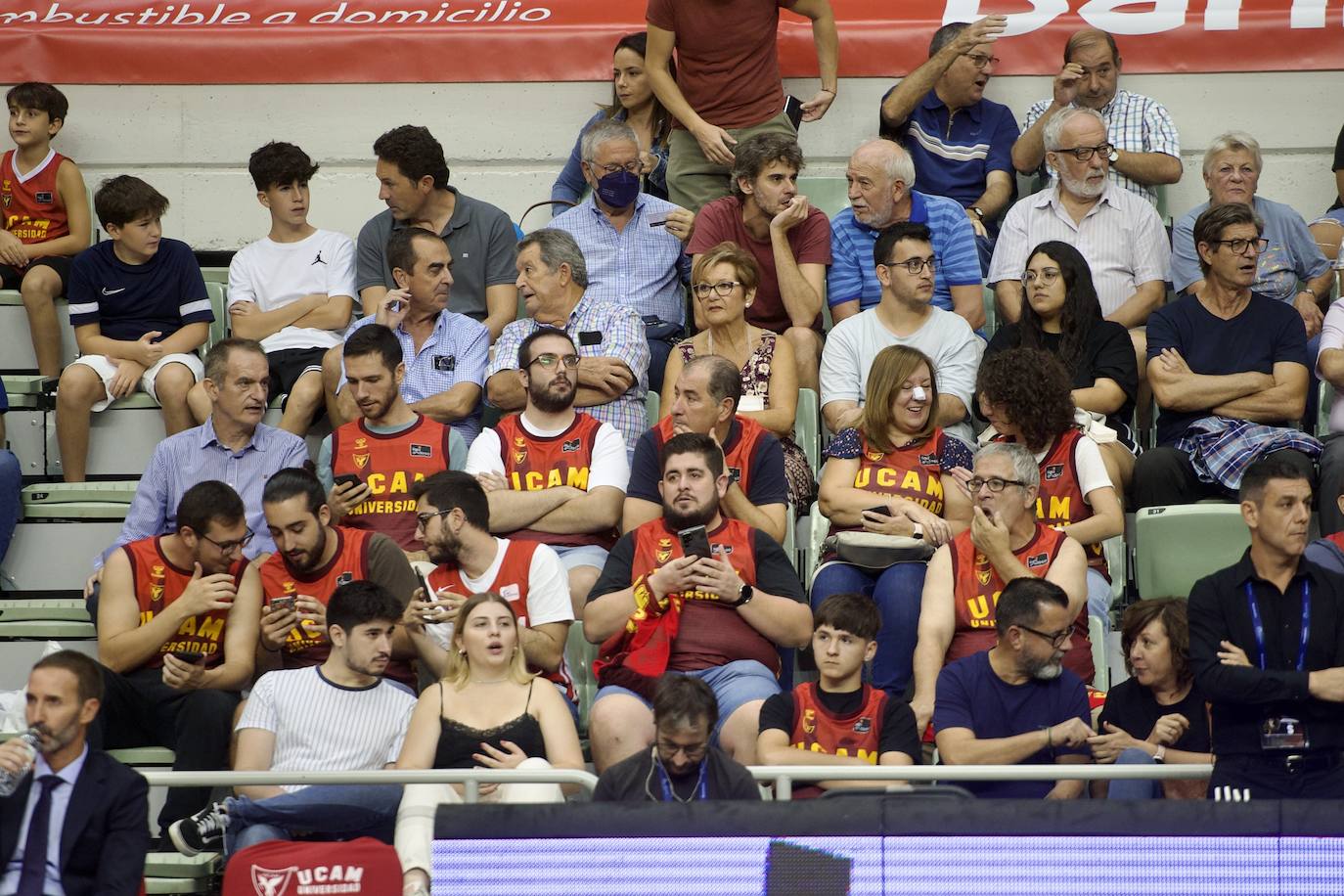 Fotos: Tropiezo en el debut del UCAM ante el Breogán