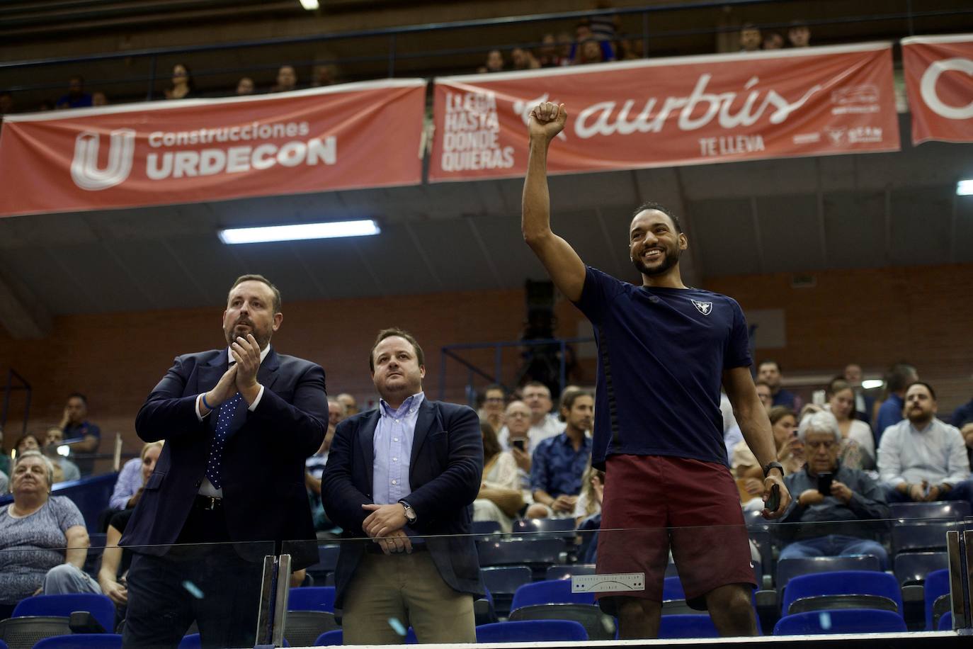Fotos: Tropiezo en el debut del UCAM ante el Breogán