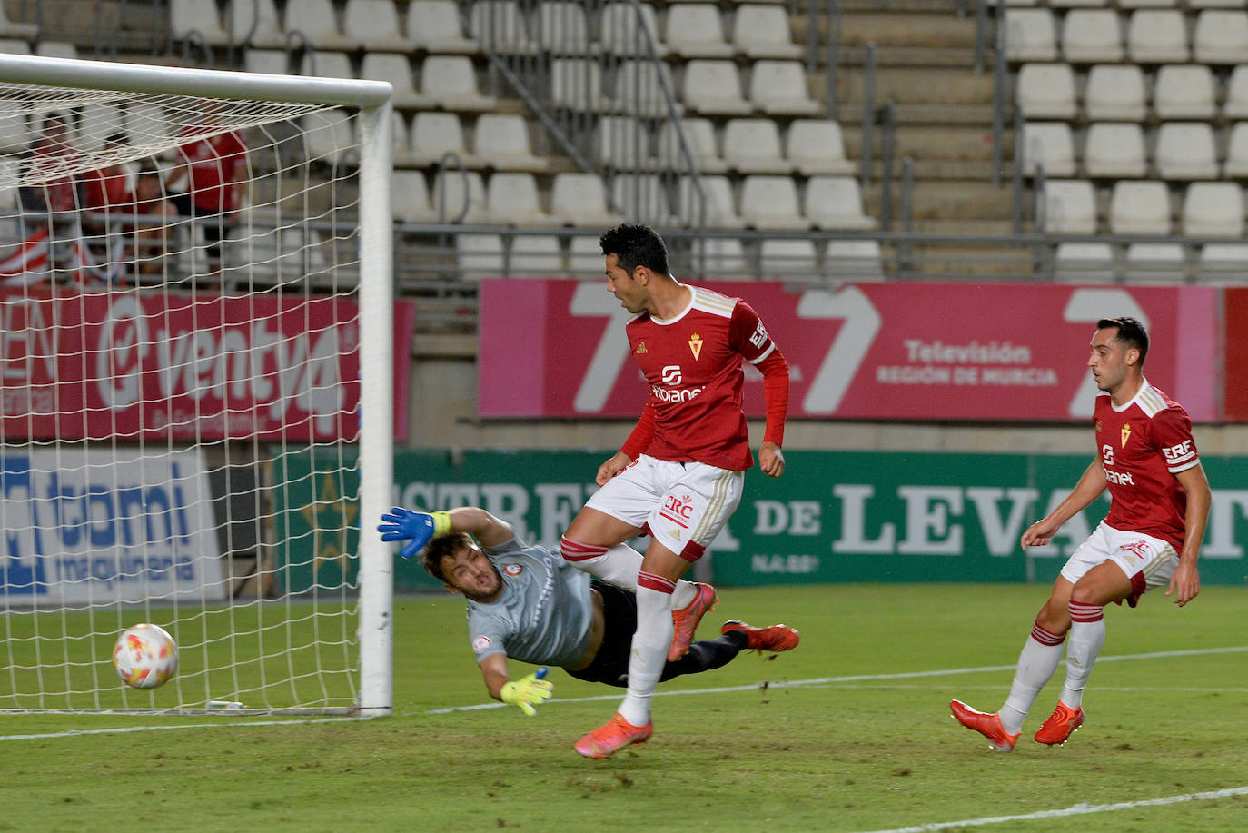 Fotos: La victoria del Real Murcia frente a la SD Logroñés, en imágenes