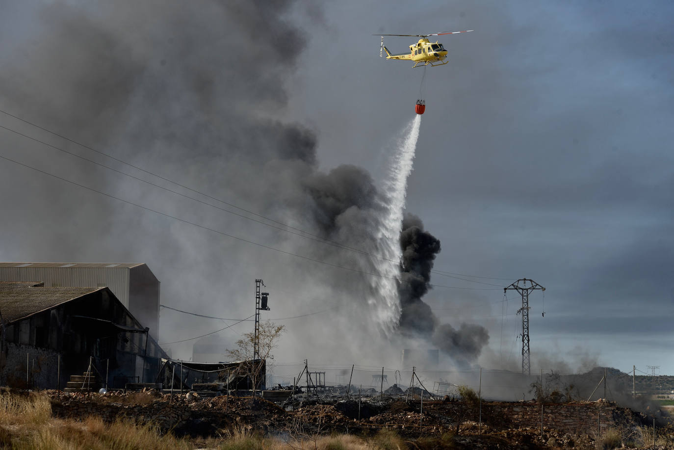 Fotos: Incendio en una nave de piensos de Murcia