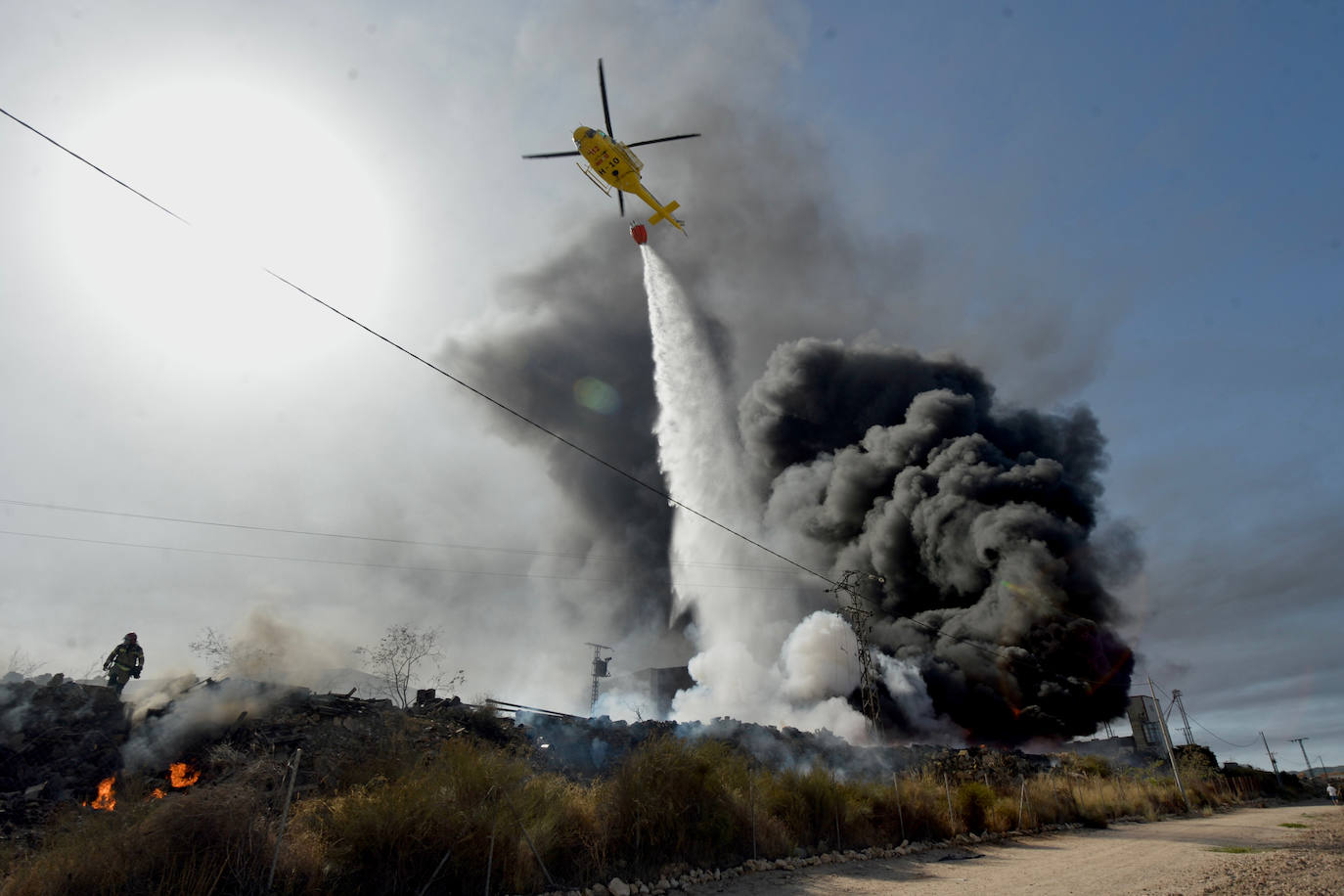 Fotos: Incendio en una nave de piensos de Murcia