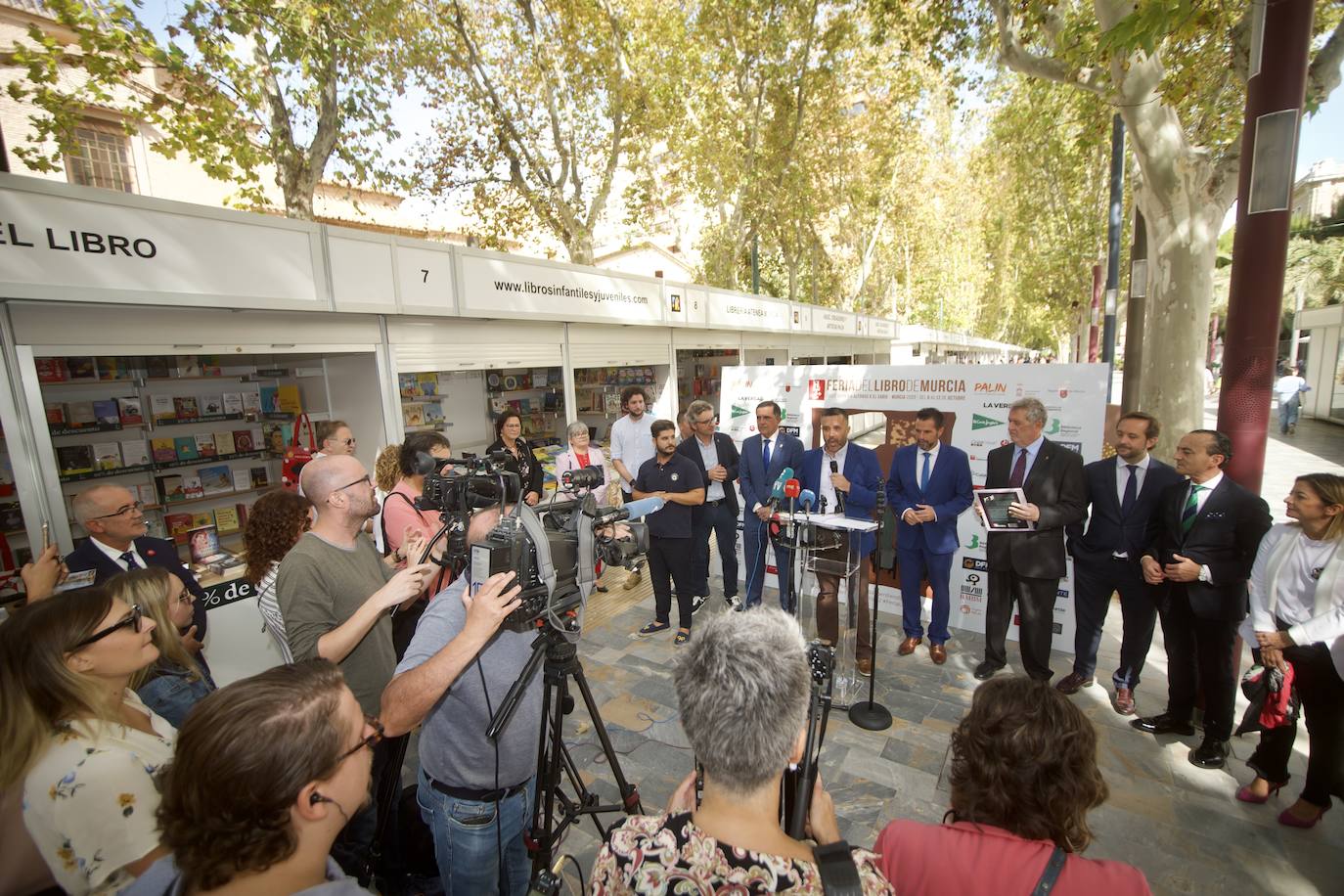 Fotos: Inaugurada la Feria del Libro de Murcia