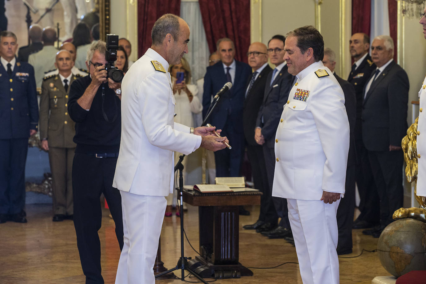 Fotos: El almirante Alfonso Delgado toma posesión en Capitanía de Cartagena