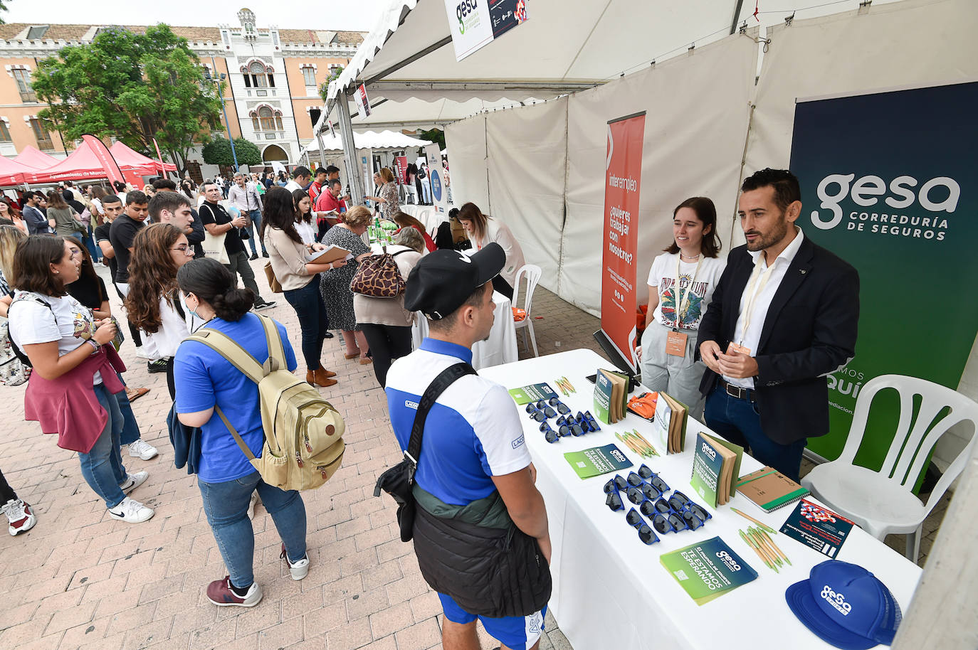 Fotos: La Feria de Empleo de Murcia atrae a cientos de personas