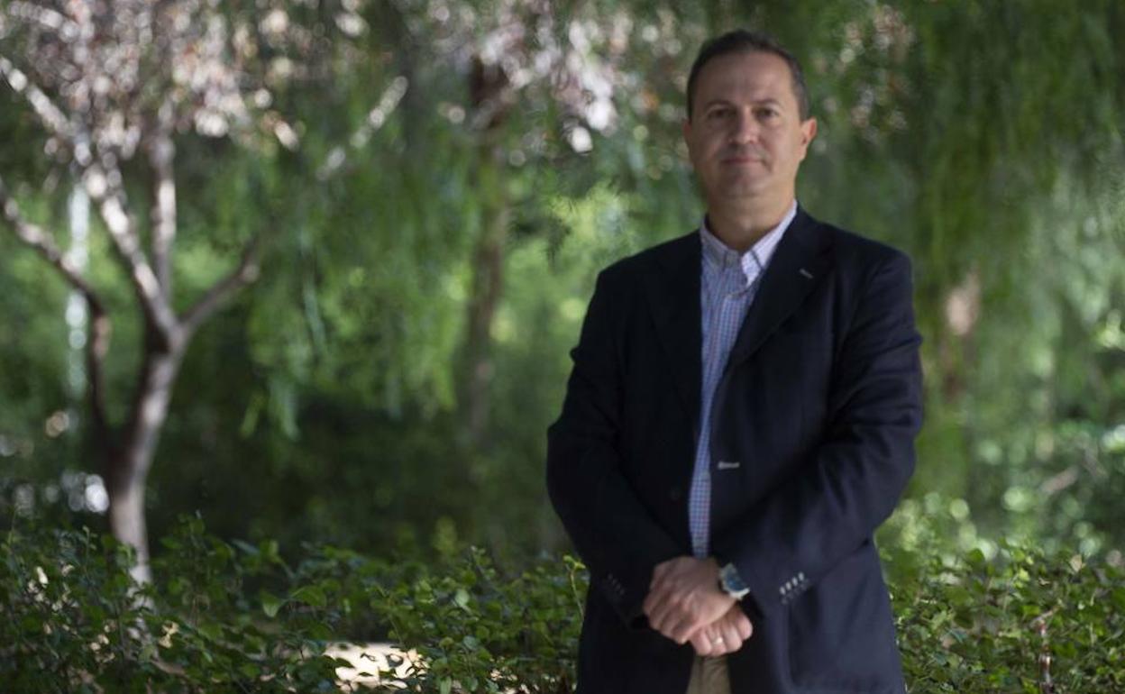 El decano del Colegio de Biólogos de la Región, David Hernández Mateo, fotografiado el viernes en Cartagena.