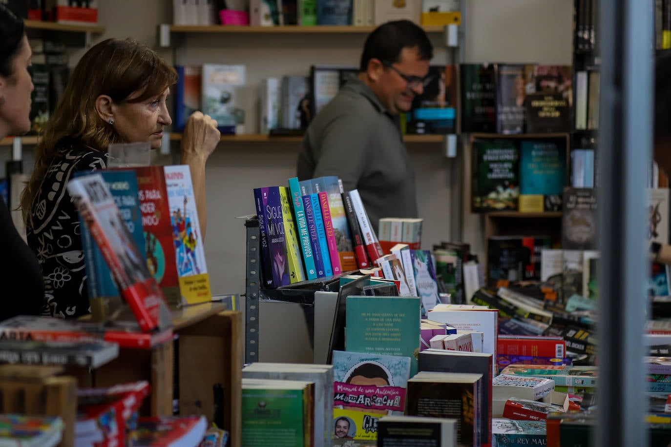 Fotos: La jornada del sábado de la Feria del Libro de Murcia, en imágenes