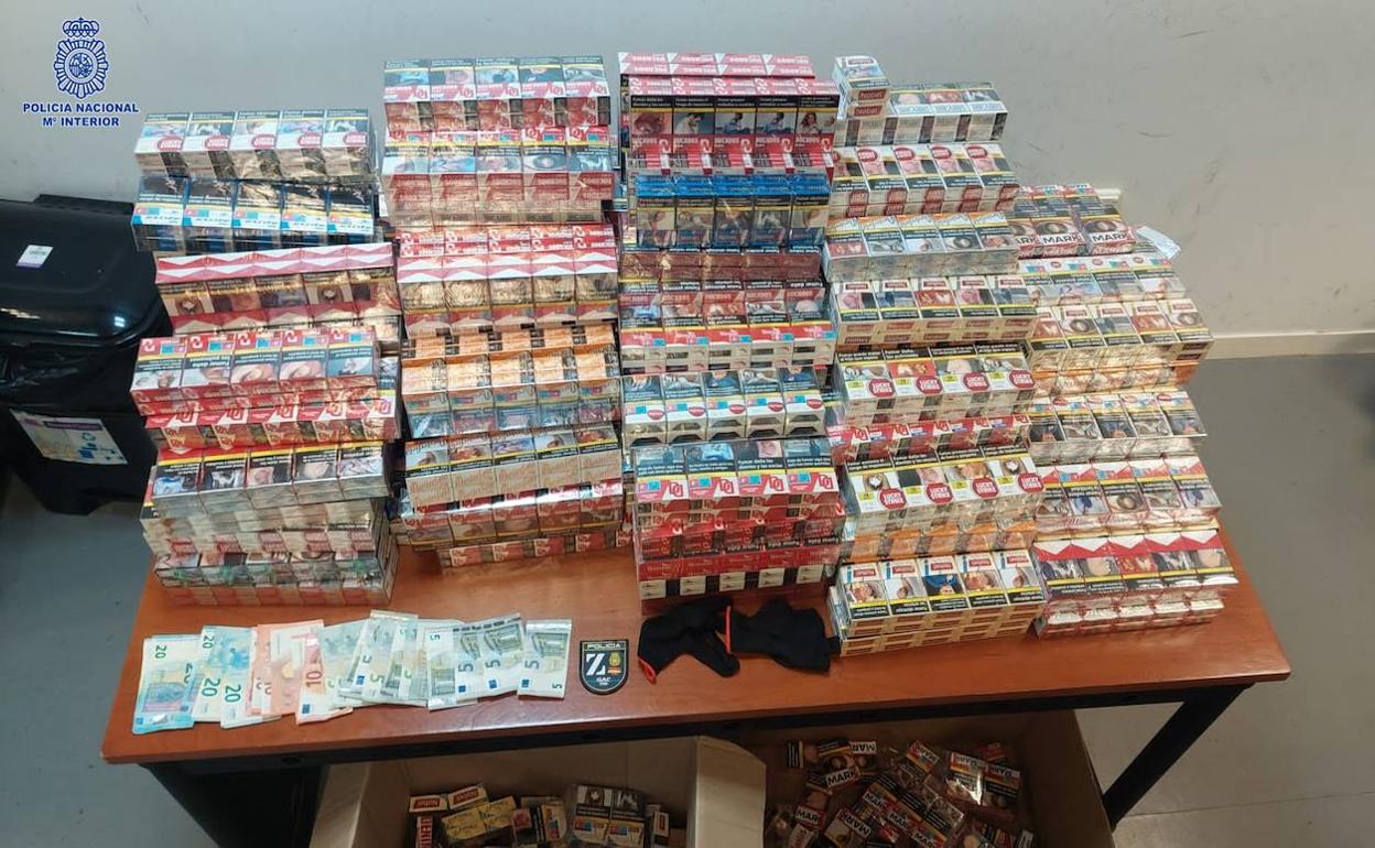 Cajas de tabaco sustraídas por los ladrones.