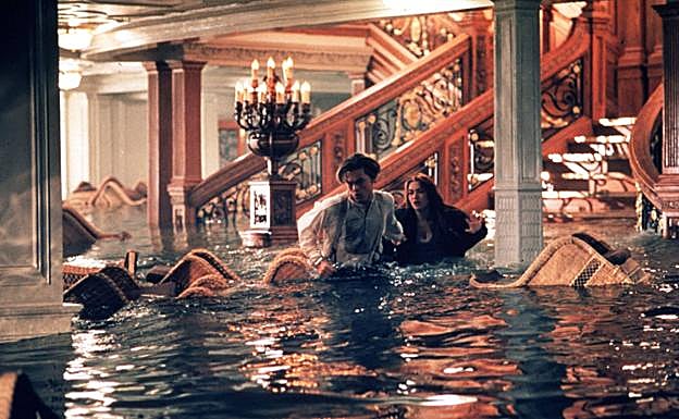 Jack y Rose intentan escapar de su prometido. 