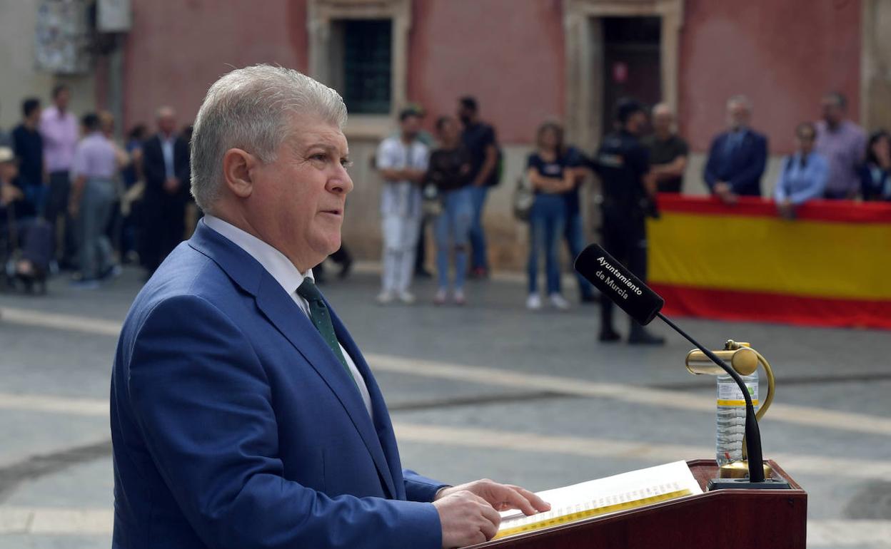 José Vélez, durante el acto de celebración del día de la Virgen del Pilar, este martes.