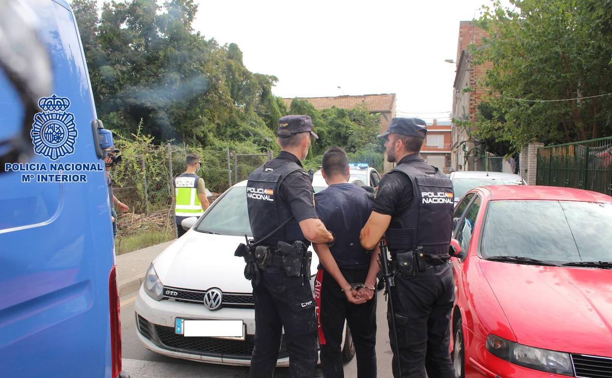Momento de la detención del presunto autor.
