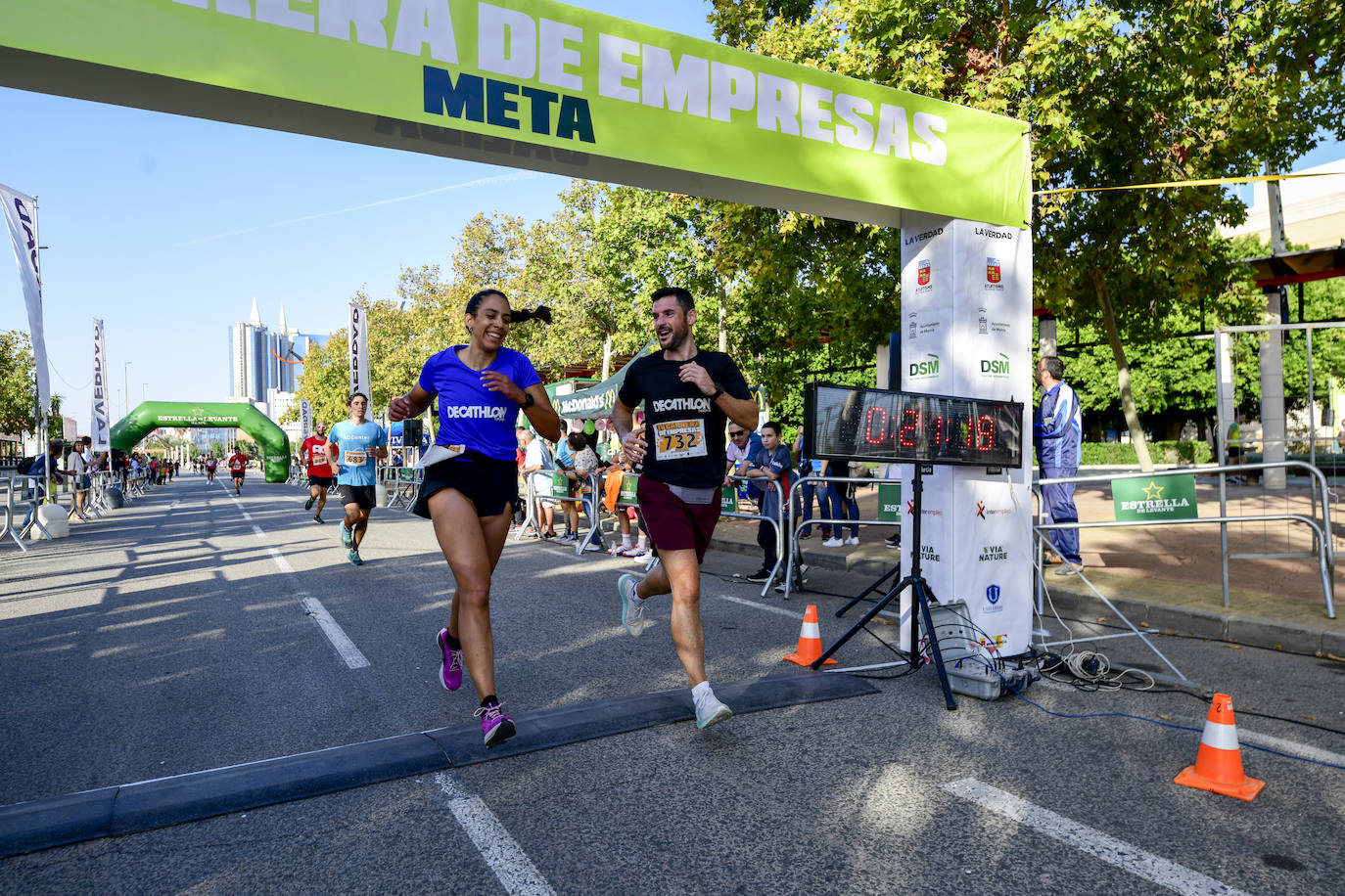 Fotos: Carrera de empresas de LA VERDAD, en imágenes