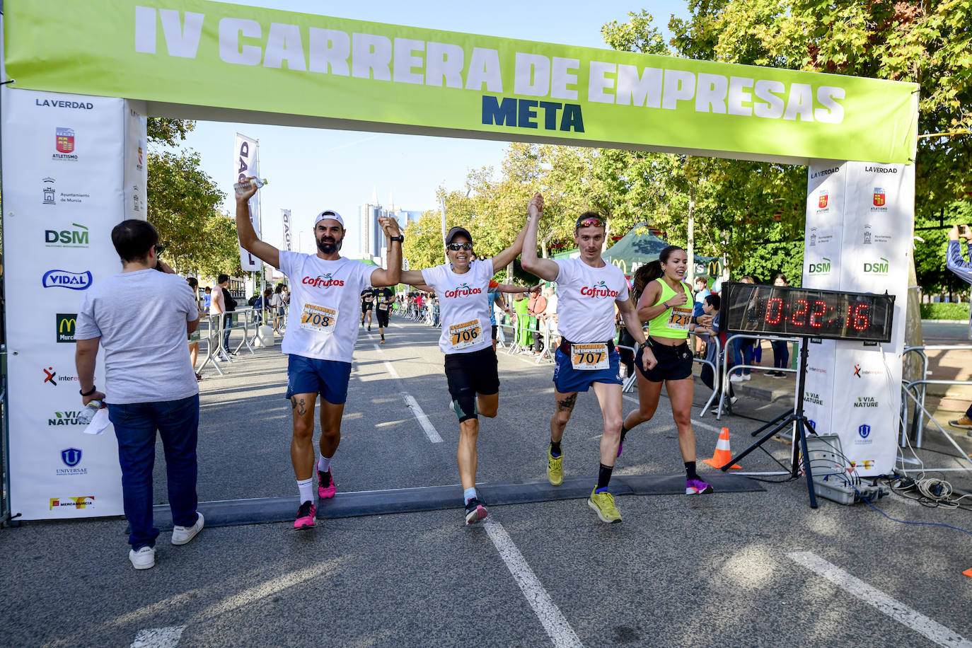 Fotos: Carrera de empresas de LA VERDAD, en imágenes