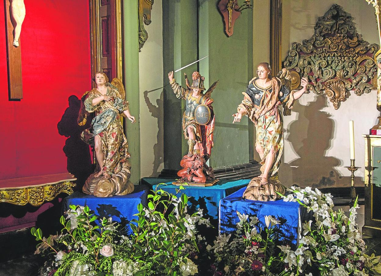 Los tres arcángeles de Salzillo vuelven a la iglesia de Santa María de  Gracia de Cartagena | La Verdad