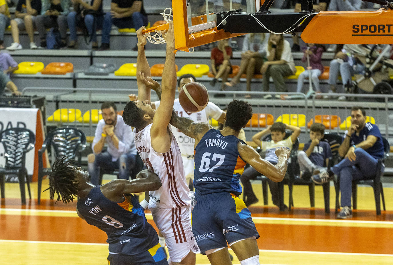 Fotos: La derrota del CB Cartagena ante el Menorca, en imágenes