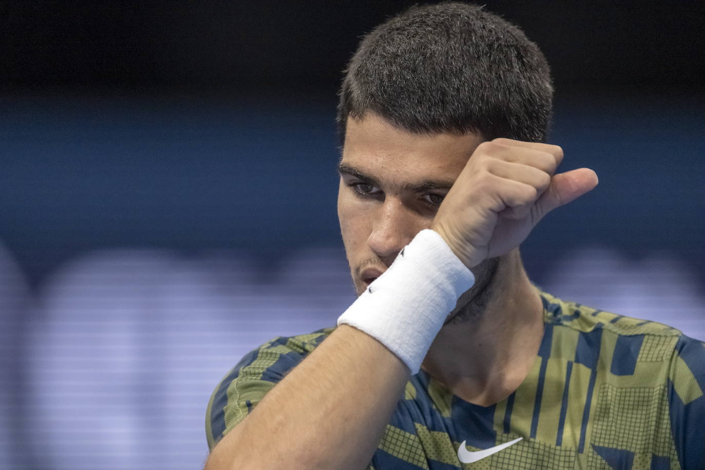 Fotos: Sufrida victoria de Carlos Alcaraz en su estreno en Basilea